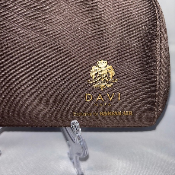 Davi NAPA for Korean Airline Toiletry Case and Bag 2 Piece Set Unisex - Picture 2 of 8